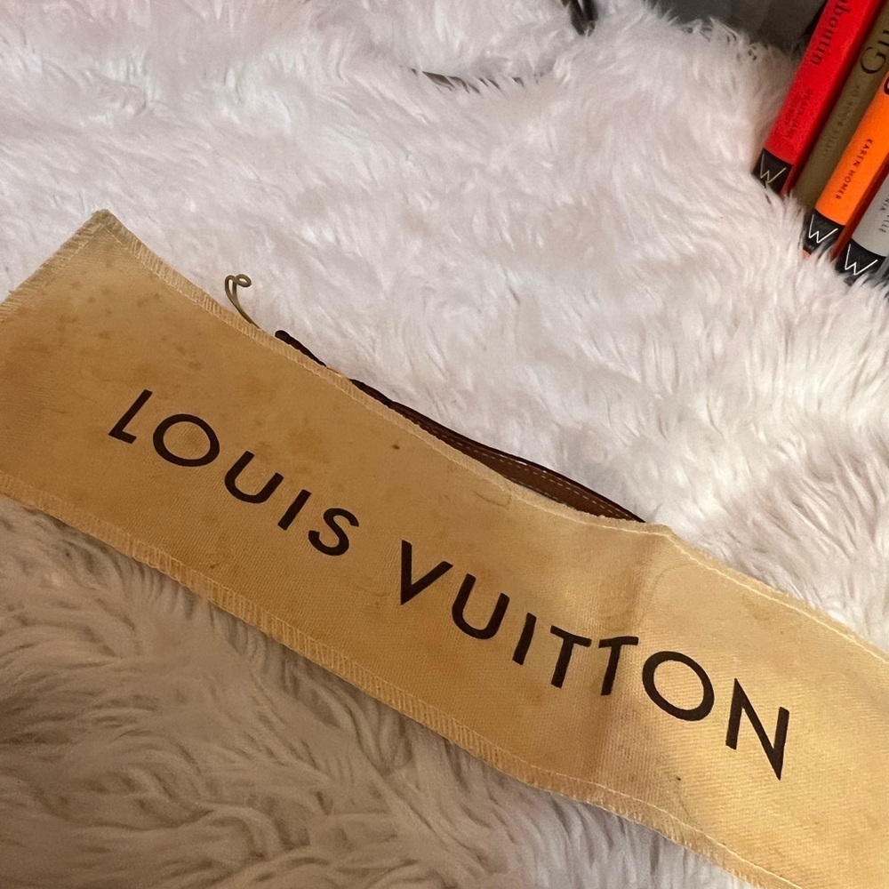 LOUIS VUITTON 
Monogram Multicolor Phone Strap Black​​ - Picture 2 of 4